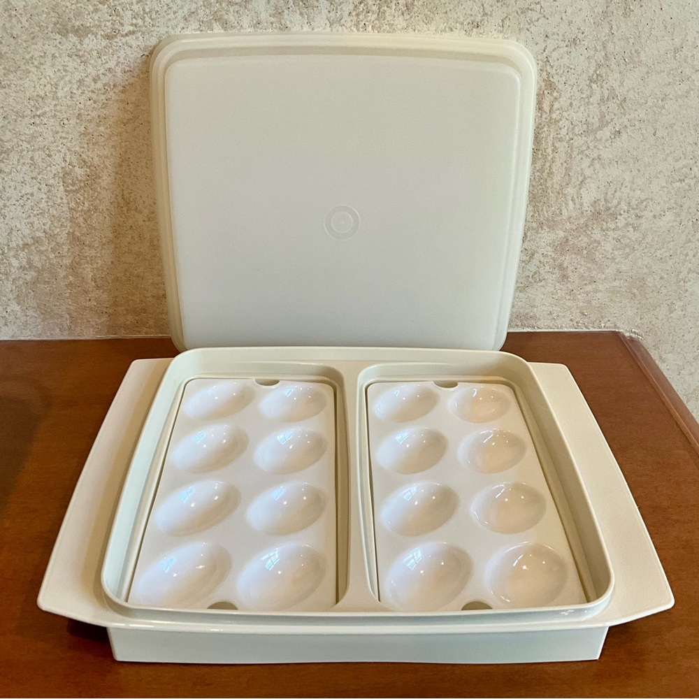Vintage Tupperware Deviled Egg Keeper